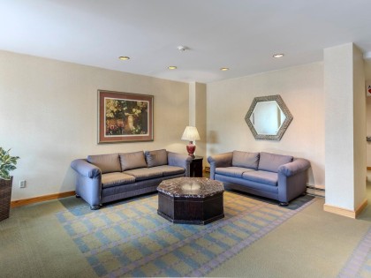 Photo 4 at 103 - 1470 Pennyfarthing Drive, False Creek, Vancouver West