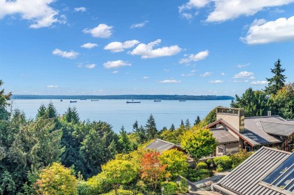 Photo 2 at 401 - 3315 Cypress Place, Cypress Park Estates, West Vancouver
