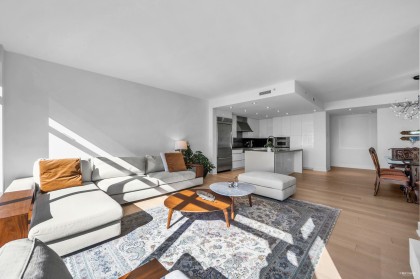 Photo 12 at 401 - 3315 Cypress Place, Cypress Park Estates, West Vancouver
