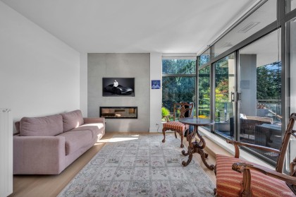 Photo 15 at 401 - 3315 Cypress Place, Cypress Park Estates, West Vancouver