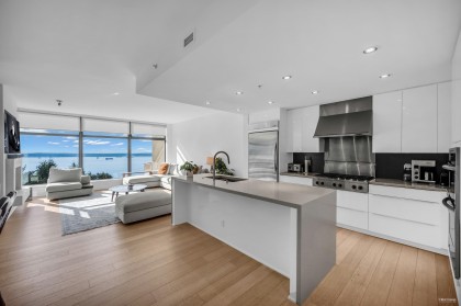Photo 8 at 401 - 3315 Cypress Place, Cypress Park Estates, West Vancouver