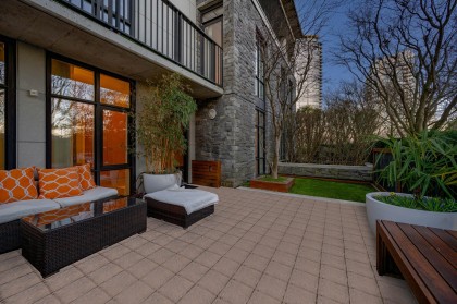 Photo 3 at 595 Beach Crescent, Yaletown, Vancouver West