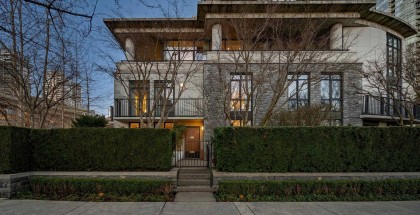 Photo 1 at 595 Beach Crescent, Yaletown, Vancouver West