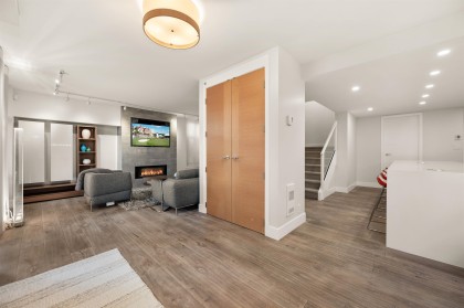 Photo 5 at 595 Beach Crescent, Yaletown, Vancouver West