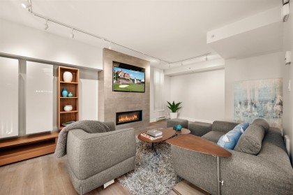 Photo 10 at 595 Beach Crescent, Yaletown, Vancouver West