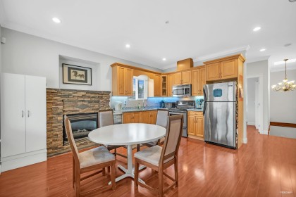 Photo 7 at 669 W 71st Avenue, Marpole, Vancouver West