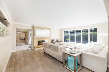 Photo 9 at 4110 Burkeridge Place, Bayridge, West Vancouver