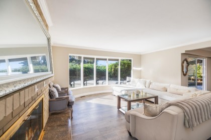 Photo 10 at 4110 Burkeridge Place, Bayridge, West Vancouver