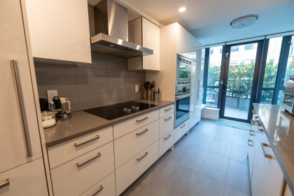Photo 7 at 201 - 289 Drake Street, Yaletown, Vancouver West
