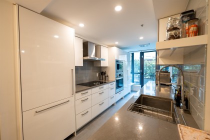 Photo 8 at 201 - 289 Drake Street, Yaletown, Vancouver West