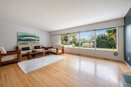 Photo 4 at 4037 Ripple Road, Bayridge, West Vancouver