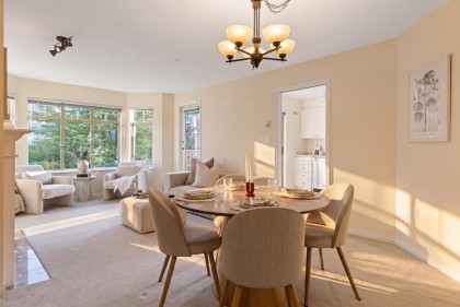 Photo 3 at 405 - 2059 Chesterfield Avenue, Central Lonsdale, North Vancouver