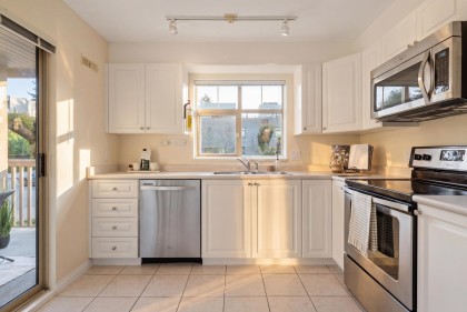 Photo 19 at 405 - 2059 Chesterfield Avenue, Central Lonsdale, North Vancouver