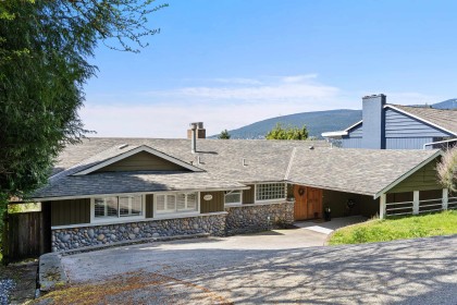 Photo 2 at 353 Newdale Court, Upper Delbrook, North Vancouver