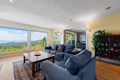 Photo 8 at 353 Newdale Court, Upper Delbrook, North Vancouver