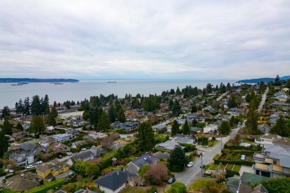 Photo 13 at 2338 Ottawa Avenue, Dundarave, West Vancouver