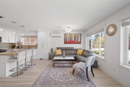 Photo 2 at 318 W 18th Street, Central Lonsdale, North Vancouver