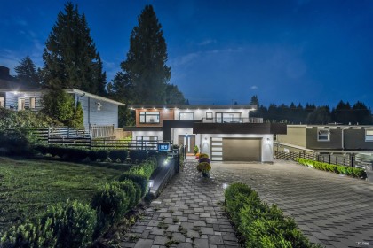Photo 2 at 929 Canyon Boulevard, Canyon Heights NV, North Vancouver