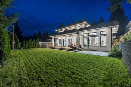 Photo 3 at 929 Canyon Boulevard, Canyon Heights NV, North Vancouver