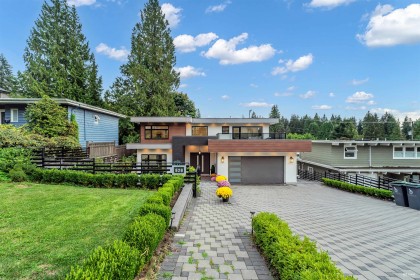 Photo 4 at 929 Canyon Boulevard, Canyon Heights NV, North Vancouver