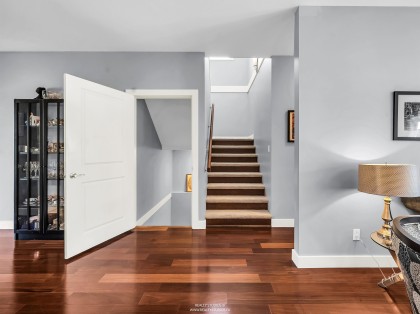 Photo 23 at 938 Beaumont Drive, Edgemont, North Vancouver
