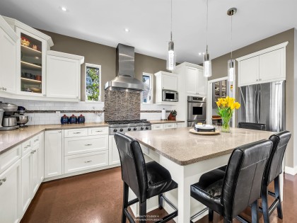 Photo 12 at 938 Beaumont Drive, Edgemont, North Vancouver