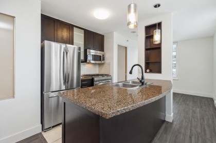 Photo 10 at 2002 - 989 Richards Street, Yaletown, Vancouver West