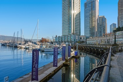Photo 4 at 493 Broughton Street, Coal Harbour, Vancouver West