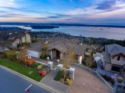 Photo 2 at 2420 Halston Court, Whitby Estates, West Vancouver