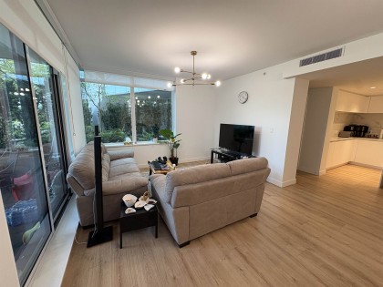 Photo 5 at 304 - 1500 Fern Street, Lynnmour, North Vancouver