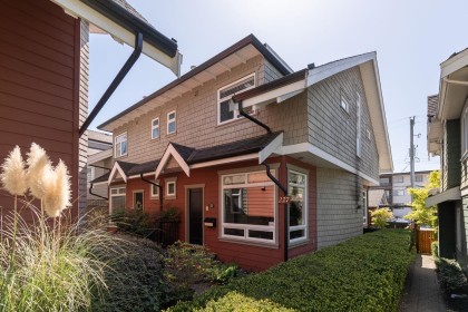 Photo 2 at 227 E 17 Street, Central Lonsdale, North Vancouver