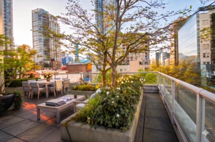 Photo 1 at 402 - 480 Robson Street, Downtown VW, Vancouver West