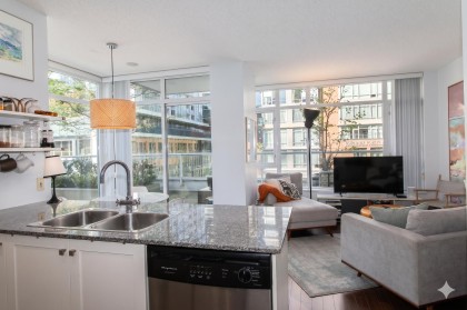 Photo 9 at 402 - 480 Robson Street, Downtown VW, Vancouver West