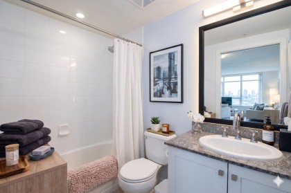 Photo 15 at 402 - 480 Robson Street, Downtown VW, Vancouver West