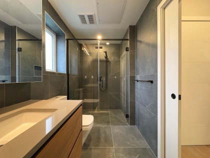 Photo 8 at 125 W 41st Avenue, Cambie, Vancouver West