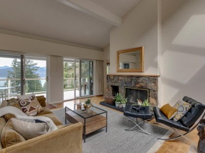 Photo 2 at 110 Oceanview Place, Lions Bay, West Vancouver