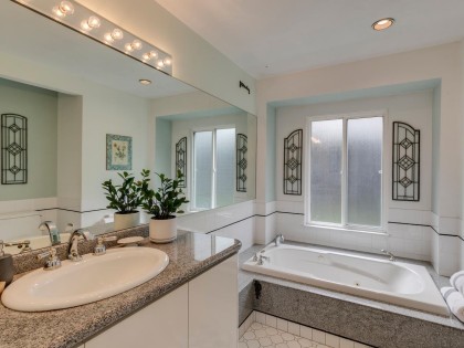 Photo 22 at 110 Oceanview Place, Lions Bay, West Vancouver