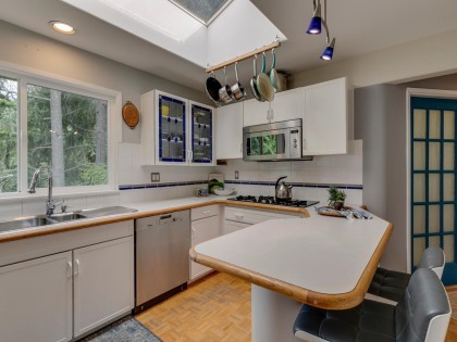Photo 15 at 110 Oceanview Place, Lions Bay, West Vancouver