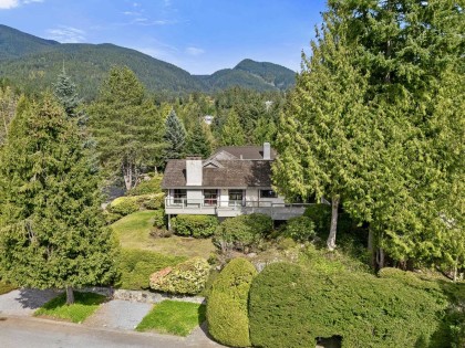 Photo 32 at 4724 Woodburn Court, Cypress Park Estates, West Vancouver