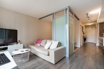 Photo 3 at 524 - 1783 Manitoba Street, False Creek, Vancouver West