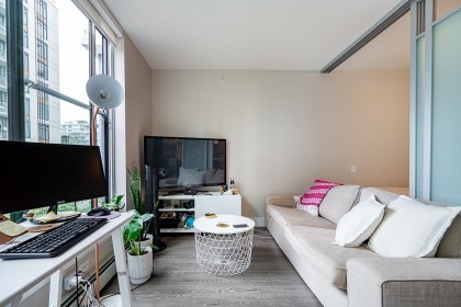 Photo 4 at 524 - 1783 Manitoba Street, False Creek, Vancouver West