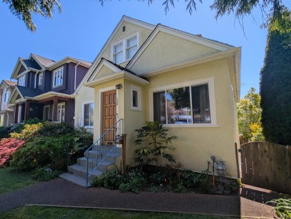 Photo 2 at 134 W 40th Avenue, Cambie, Vancouver West
