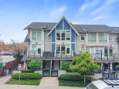 Photo 1 at 5 - 115 W Queens Road, Upper Lonsdale, North Vancouver