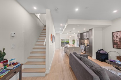 Photo 10 at 5 - 115 W Queens Road, Upper Lonsdale, North Vancouver