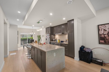 Photo 4 at 5 - 115 W Queens Road, Upper Lonsdale, North Vancouver
