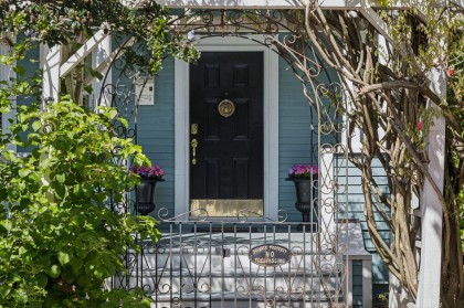 Photo 2 at 557 Lonsdale Avenue, Lower Lonsdale, North Vancouver