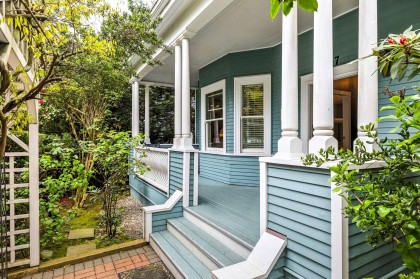 Photo 3 at 557 Lonsdale Avenue, Lower Lonsdale, North Vancouver