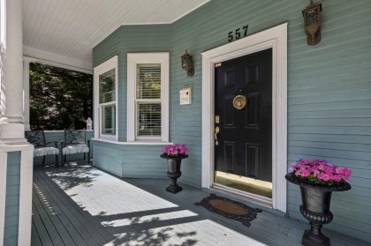 Photo 4 at 557 Lonsdale Avenue, Lower Lonsdale, North Vancouver