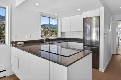 Photo 20 at 1404 - 150 24th Street, Dundarave, West Vancouver