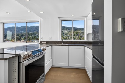Photo 18 at 1404 - 150 24th Street, Dundarave, West Vancouver